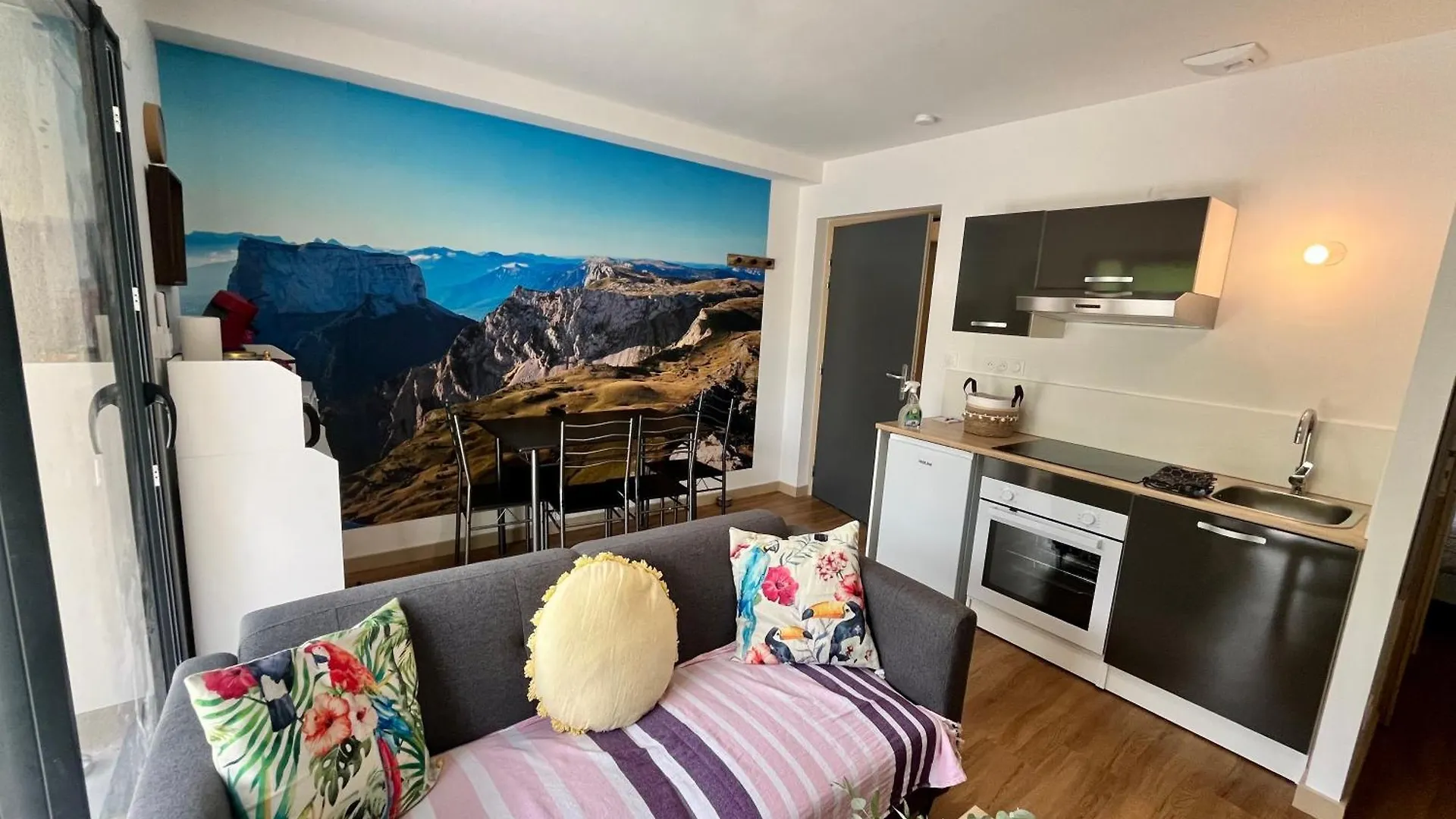 L'Escapade Dauphinoise, Gite 2 Chambres Avec Terrasse Et Clim Beaucroissant