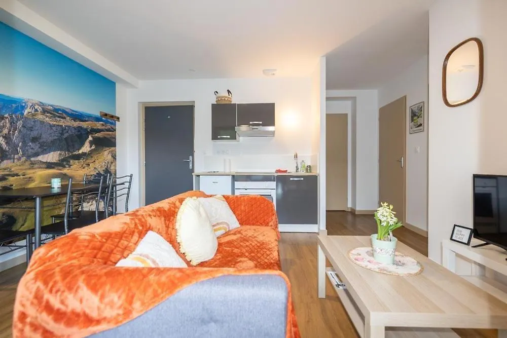 L'Escapade Dauphinoise, Gite 2 Chambres Avec Terrasse Et Clim Beaucroissant Apartment